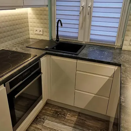 Tysiaclecie - Duzy Parking Apartamento